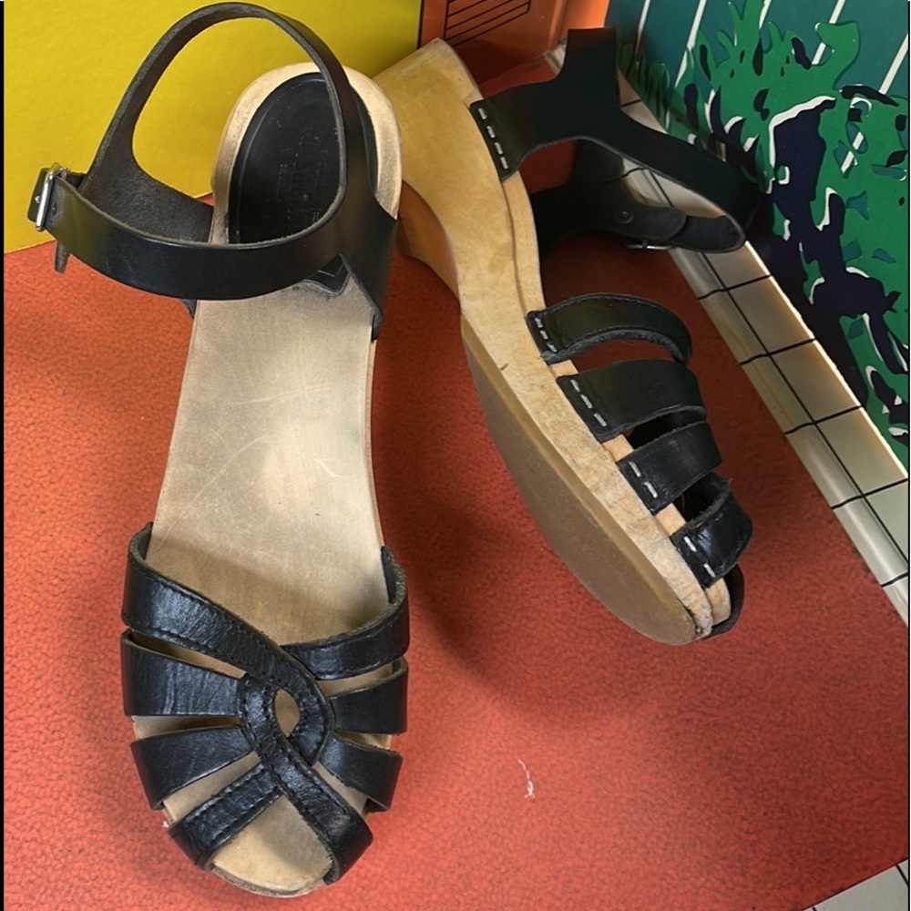 Swedish Hasbeens 39 low heel black sandals